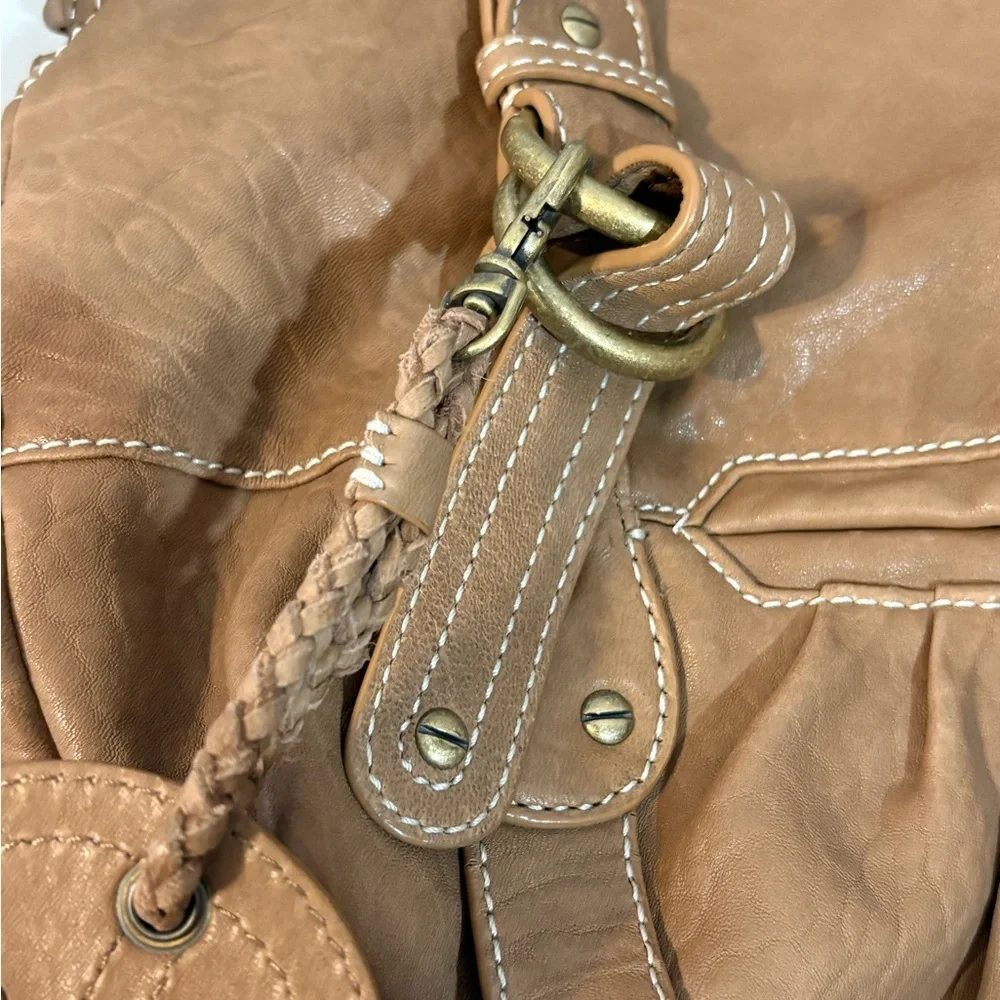 Cynthia Rowley women’s‎ large butter soft leather handbag tan w/pockets